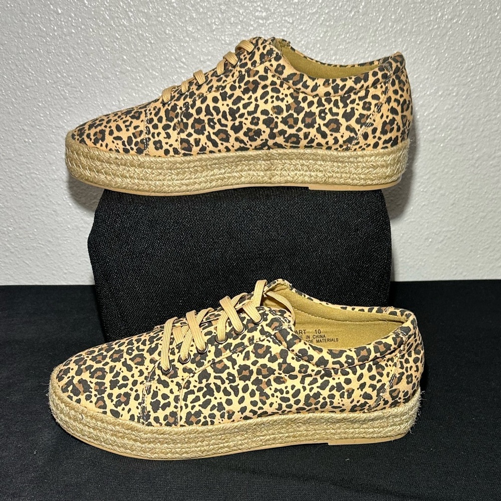 BOUTIQUE by‎ Corky’s leopard print shoes